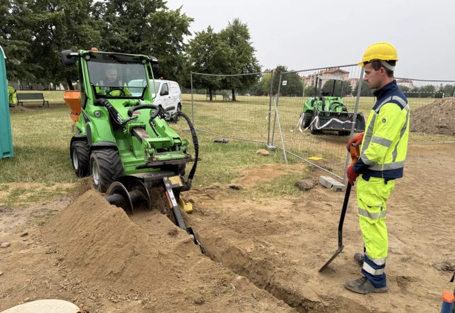 Kopanie rowu pod instalacje koparką łańcuchową